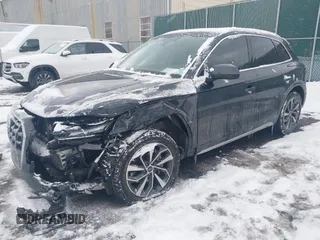 2021 Audi Q5 Premium with VIN WA1AAAFY1M2101881, listed as a IAAI auction lot 41399547 with 33,277 mi miles. Bid and sale history available at carsss.com. Image 2.
