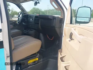 2016 Chevrolet Express Cargo Van with VIN 1GCWGAFF9G1174306, listed as a IAAI auction lot 42028351 with 154,646 mi miles. Bid and sale history available at carsss.com. Image 5.