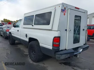 2001 Dodge 1500 z VIN 1B7HC16YX1S711028, wystawiony jako IAAI lot #40687353 z przebiegiem Nie podano mil oraz . Historia ofert i sprzedaży dostępna na DreamBid. Obrazek 3.