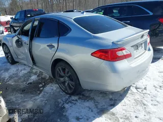 2013 Infiniti M z VIN JN1BY1AR6DM602407, wystawiony jako IAAI lot #41617455 z przebiegiem 99 195 mil mil oraz . Historia ofert i sprzedaży dostępna na DreamBid. Obrazek 3.