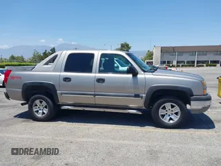 2003 Chevrolet Avalanche z VIN 3GNEC13T03G283368, wystawiony jako IAAI lot #42642951 z przebiegiem 177 383 mil mil oraz . Historia ofert i sprzedaży dostępna na DreamBid. Obrazek 13.