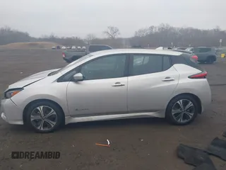 2019 Nissan LEAF SV z VIN 1N4AZ1CP2KC321523, wystawiony jako IAAI lot #41457178 z przebiegiem 28 146 mil mil oraz . Historia ofert i sprzedaży dostępna na DreamBid. Obrazek 14.