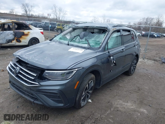 2024 Volkswagen Tiguan S with VIN 3VVFB7AX5RM188177, listed as a IAAI auction lot 41865699 with 7,823 mi miles and . Bid and sale history available at DreamBid. Image 16.