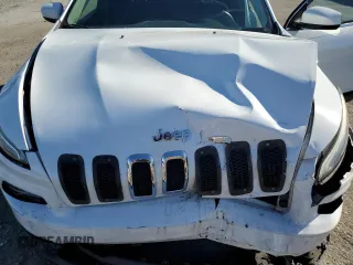 2016 Jeep Cherokee Latitude with VIN 1C4PJMCS6GW104936, listed as a Copart auction lot 73612764 with 117,879 mi miles and Salvage Title. Bid and sale history available at carsss.com. Image 12.