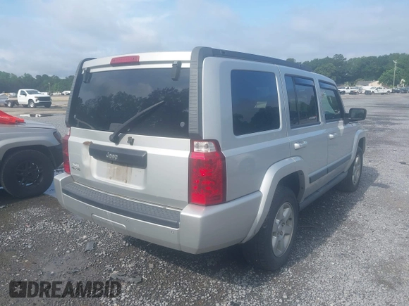 2007 Jeep Commander Sport с VIN 1J8HG48K17C626699, выставлен на аукционе IAAI как лот 42339884 с пробегом 210 431 миль миль и . История ставок и продаж доступна на DreamBid. Изображение 4.