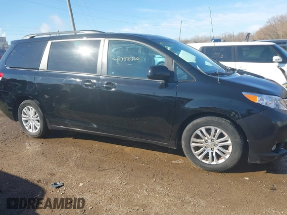 2011 Toyota Sienna XLE AAS with VIN 5TDYK3DC0BS030313, listed as a IAAI auction lot 41783766 with 267,937 mi miles. Bid and sale history available at carsss.com. Image 13.