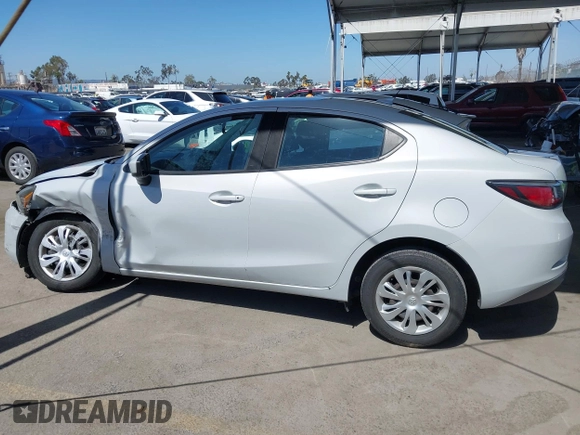 2019 Toyota Yaris L с VIN 3MYDLBYV5KY512111, выставлен на аукционе IAAI как лот 42317107 с пробегом 74 632 миль миль и . История ставок и продаж доступна на DreamBid. Изображение 14.