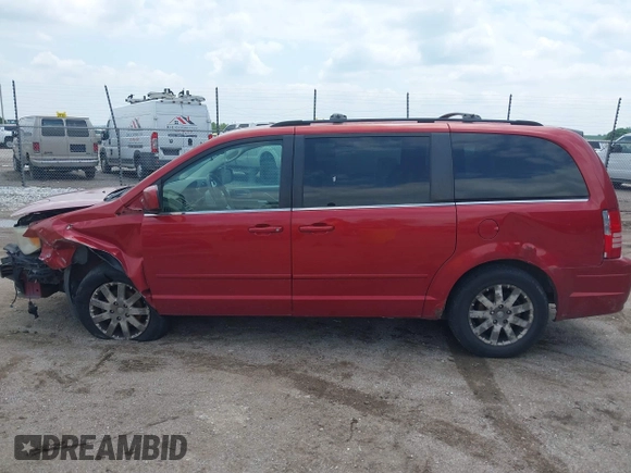 2008 Chrysler Town & Country Touring with VIN 2A8HR54P58R662471, listed as a IAAI auction lot 42457519 with 194,331 mi miles and . Bid and sale history available at DreamBid. Image 15.