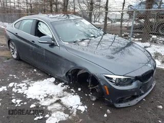 2019 BMW 4 Series 430i xDrive with VIN WBA4J3C52KBL06063, listed as a IAAI auction lot 41536066 with 32,352 mi miles. Bid and sale history available at carsss.com. Image 1.