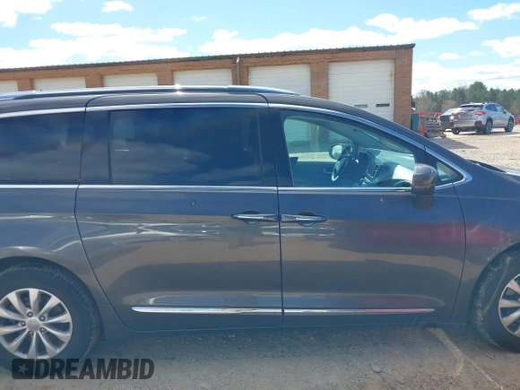 2018 Chrysler Pacifica Touring L with VIN 2C4RC1BG4JR204161, listed as a IAAI auction lot 41737734 with 87,323 mi miles and . Bid and sale history available at DreamBid. Image 14.