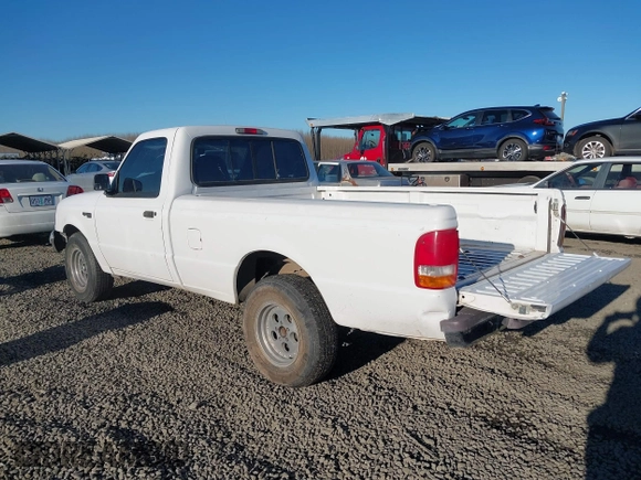 1997 Ford Ranger XLT with VIN 1FTCR10A2VUA40419, listed as a IAAI auction lot 41425447 with 229,314 mi miles. Bid and sale history available at carsss.com. Image 3.