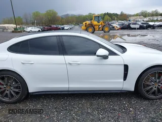 2019 Porsche Panamera с VIN WP0AA2A72KL102345, выставлен на аукционе IAAI как лот 42011097 с пробегом 55 712 миль миль и . История ставок и продаж доступна на DreamBid. Изображение 14.
