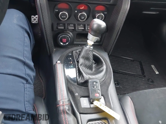2014 Scion FR-S z VIN JF1ZNAA1XE8707577, wystawiony jako IAAI lot #42054339 z przebiegiem 95 241 mil mil oraz . Historia ofert i sprzedaży dostępna na DreamBid. Obrazek 11.