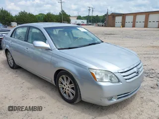 2007 Toyota Avalon XL z VIN 4T1BK36B17U253744, wystawiony jako IAAI lot #42453024 z przebiegiem 312 523 mil mil oraz . Historia ofert i sprzedaży dostępna na DreamBid. Obrazek 1.