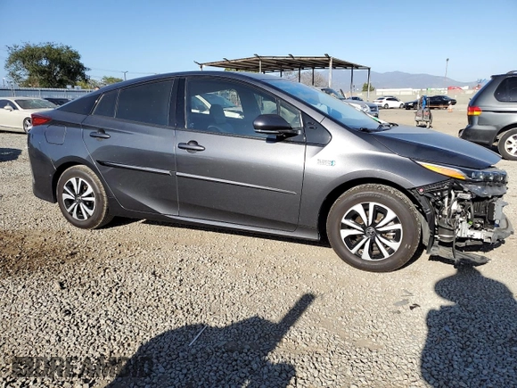 2017 Toyota Prius Plus z VIN JTDKARFP9H3025679, wystawiony jako Copart lot #53417145 z przebiegiem 97 496 mil mil oraz Szkoda całkowita • Salvage title. Historia ofert i sprzedaży dostępna na DreamBid. Obrazek 4.