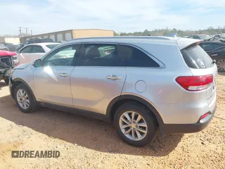 2018 Kia Sorento LX z VIN 5XYPG4A33JG417196, wystawiony jako IAAI lot #41816375 z przebiegiem 115 852 mil mil oraz . Historia ofert i sprzedaży dostępna na DreamBid. Obrazek 14.