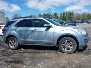 2015 Chevrolet Equinox LT z VIN 2GNFLFEK2F6330874, wystawiony jako IAAI lot #42150435 z przebiegiem 98 605 mil mil oraz . Historia ofert i sprzedaży dostępna na DreamBid. Obrazek 13.