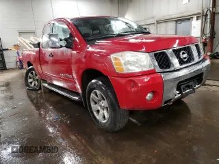 2005 Nissan Titan SE z VIN 1N6AA06BX5N502595, wystawiony jako Copart lot #85888184 z przebiegiem 231 851 mil mil oraz Nie do naprawy • Non repairable. Historia ofert i sprzedaży dostępna na DreamBid. Obrazek 4.