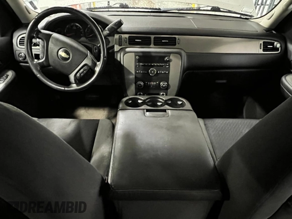 2009 Chevrolet Tahoe LS with VIN 1GNFC13019R276643, listed as a Copart auction lot 43242215 with 226,205 mi miles and Salvage title. Bid and sale history available at DreamBid. Image 8.