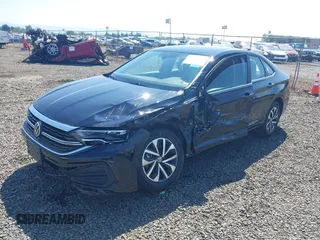 2024 Volkswagen Jetta S с VIN 3VW5M7BU9RM094258, выставлен на аукционе IAAI как лот 42575410 с пробегом 15 639 миль миль и . История ставок и продаж доступна на DreamBid. Изображение 2.