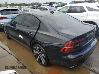 2022 Volvo S60 Momentum with VIN 7JRL12FZ0NG160665, listed as a Copart auction lot 74020354 with 0 mi miles and Salvage Title. Bid and sale history available at carsss.com. Image 2.