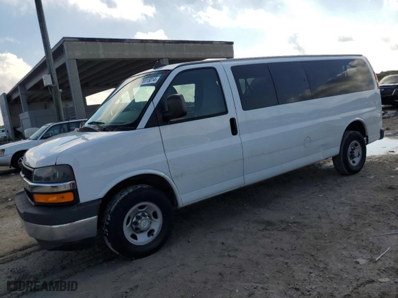 2017 Chevrolet Express Passenger LT with VIN 1GAZGPFF5H1170800, listed as a Copart auction lot 86915014 with 73,649 mi miles and Salvage Title. Bid and sale history available at carsss.com. Image 1.