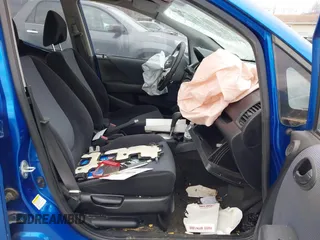 2007 Honda Fit Sport z VIN JHMGD38687S009331, wystawiony jako IAAI lot #40875326 z przebiegiem 151 175 mil mil oraz . Historia ofert i sprzedaży dostępna na DreamBid. Obrazek 5.