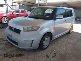 2008 Scion xB z VIN JTLKE50E981039750, wystawiony jako IAAI lot #41978655 z przebiegiem 319 875 mil mil oraz . Historia ofert i sprzedaży dostępna na DreamBid. Obrazek 2.