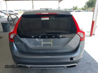 2018 Volvo V60 z VIN YV440MWK6J2048820, wystawiony jako IAAI lot #42323114 z przebiegiem 36 967 mil mil oraz . Historia ofert i sprzedaży dostępna na DreamBid. Obrazek 16.