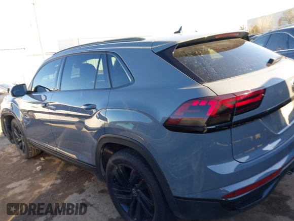2021 Volkswagen Atlas SEL Premium with VIN 1V2TE2CAXMC215550, listed as a IAAI auction lot 41579665 with 55,264 mi miles and . Bid and sale history available at DreamBid. Image 14.