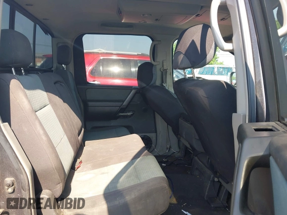 2004 Nissan Titan SE z VIN 1N6AA07A64N548266, wystawiony jako IAAI lot #42596026 z przebiegiem 204 226 mil mil oraz . Historia ofert i sprzedaży dostępna na DreamBid. Obrazek 8.