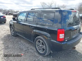 2008 Jeep Patriot Sport with VIN 1J8FF28WX8D775464, listed as a IAAI auction lot 42042232 with 158,428 mi miles and . Bid and sale history available at carsss.com. Image 3.