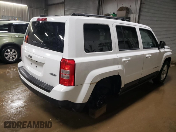 2013 Jeep Patriot Latitude with VIN 1C4NJPFA0DD250364, listed as a Copart auction lot 86316314 with 68,686 mi miles and Salvage Title. Bid and sale history available at carsss.com. Image 3.