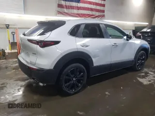 2024 Mazda CX-30 S Select Sport z VIN 3MVDMBBM1RM715881, wystawiony jako Copart lot #43393485 z przebiegiem 2535 mil mil oraz Szkody całkowita. Historia ofert i sprzedaży dostępna na DreamBid. Obrazek 3.