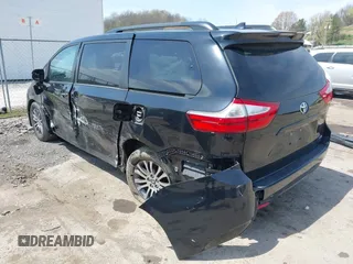 2019 Toyota Sienna XLE Auto Access Seat with VIN 5TDYZ3DC1KS998660, listed as a IAAI auction lot 42025856 with 113,376 mi miles. Bid and sale history available at carsss.com. Image 3.