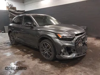 2023 Audi SQ5 Premium Plus z VIN WA1B4AFY7P2072466, wystawiony jako IAAI lot #41410714 z przebiegiem 24 836 mil mil oraz . Historia ofert i sprzedaży dostępna na DreamBid. Obrazek 1.