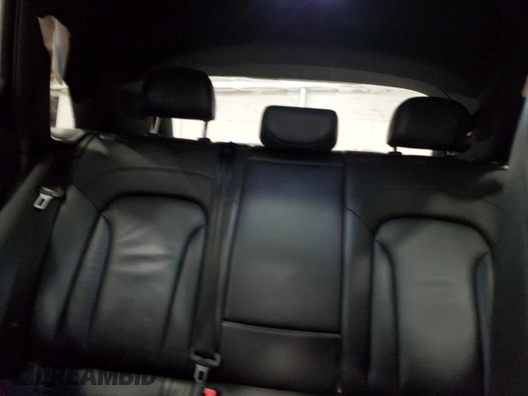 2018 Audi Q3 Premium Plus z VIN WA1JCCFS2JR023745, wystawiony jako Copart lot #86858734 z przebiegiem 83 720 mil mil oraz Szkoda całkowita • Salvage title. Historia ofert i sprzedaży dostępna na DreamBid. Obrazek 10.