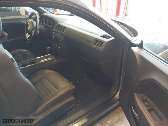 2013 Dodge Challenger SXT with VIN 2C3CDYAG9DH629189, listed as a IAAI auction lot 41374015 with 1 mi miles. Bid and sale history available at carsss.com. Image 5.