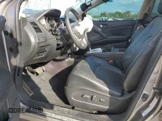 2010 Nissan Murano SL z VIN JN8AZ1MU8AW019654, wystawiony jako Copart lot #44238445 z przebiegiem Nie podano mil oraz Szkoda całkowita • Salvage title. Historia ofert i sprzedaży dostępna na DreamBid. Obrazek 7.