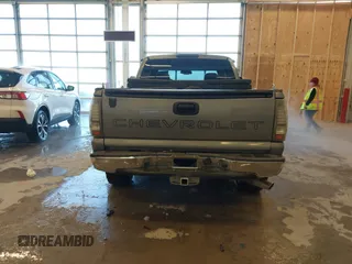 2006 Chevrolet Silverado 1500 Work Truck with VIN 1GCEC19X76Z300027, listed as a IAAI auction lot 41378404 with 171,637 mi miles. Bid and sale history available at carsss.com. Image 17.