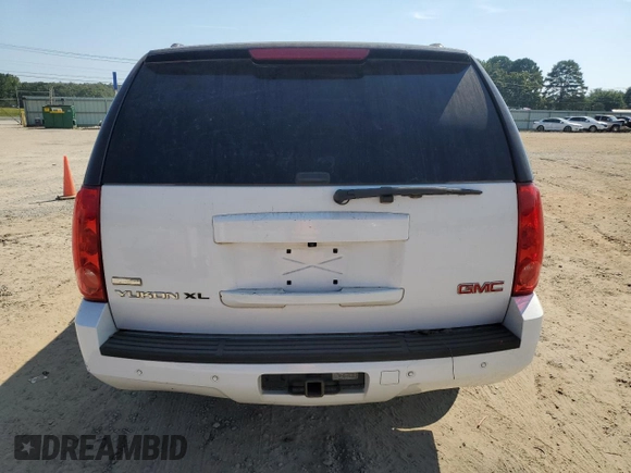 2011 GMC Yukon XL SLE with VIN 1GKS1HE0XBR268828, listed as a Copart auction lot 72598254 with Not Provided miles and Salvage Title. Bid and sale history available at carsss.com. Image 6.