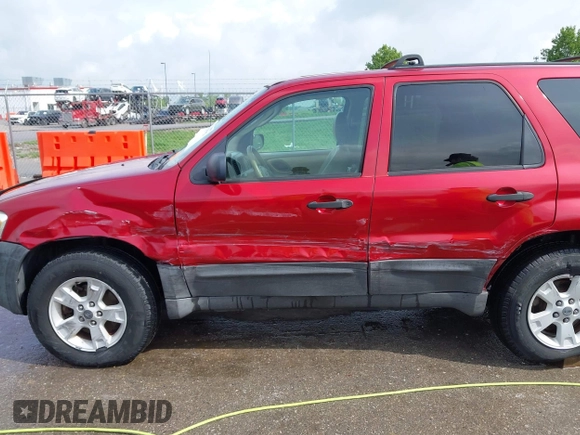 2006 Ford Escape XLT z VIN 1FMYU93166KA44836, wystawiony jako IAAI lot #42104051 z przebiegiem 176 367 mil mil oraz . Historia ofert i sprzedaży dostępna na DreamBid. Obrazek 6.
