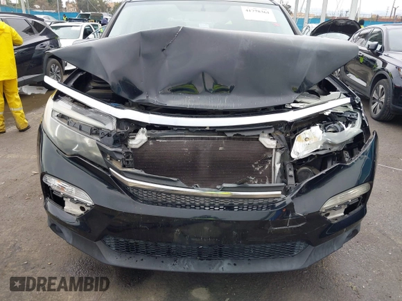 2016 Honda Pilot LX with VIN 5FNYF6H18GB063909, listed as a IAAI auction lot 41778361 with 110,655 mi miles. Bid and sale history available at carsss.com. Image 6.