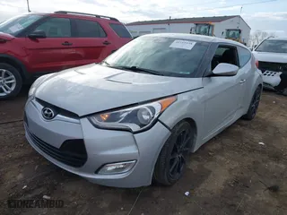 2015 Hyundai Veloster RE:FLEX with VIN KMHTC6AD8FU233646, listed as a IAAI auction lot 41719338 with 171,110 mi miles. Bid and sale history available at carsss.com. Image 17.
