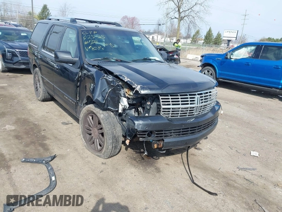 2014 Lincoln Navigator z VIN 5LMJJ2J53EEL08886, wystawiony jako IAAI lot #41971904 z przebiegiem 140 190 mil mil oraz . Historia ofert i sprzedaży dostępna na DreamBid. Obrazek 1.