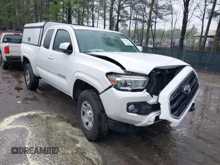 2016 Toyota Tacoma SR with VIN 5TFRX5GN9GX065061, listed as a IAAI auction lot 41960350 with 190,863 mi miles. Bid and sale history available at carsss.com. Image 1.