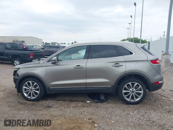 2017 Lincoln MKC Select with VIN 5LMCJ2C92HUL34916, listed as a IAAI auction lot 42024355 with 34,242 mi miles and . Bid and sale history available at DreamBid. Image 15.