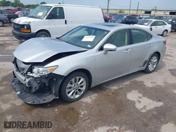 2013 Lexus ES 300h with VIN JTHBW1GG8D2026600, listed as a IAAI auction lot 42418702 with 114,652 mi miles and . Bid and sale history available at DreamBid. Image 2.