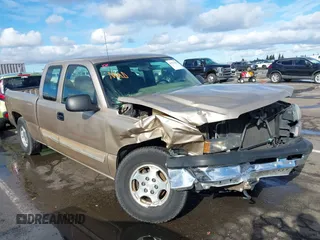 2004 Chevrolet Silverado 1500 LS with VIN 2GCEC19V841148747, listed as a IAAI auction lot 41523696 with 1 mi miles. Bid and sale history available at carsss.com. Image 1.