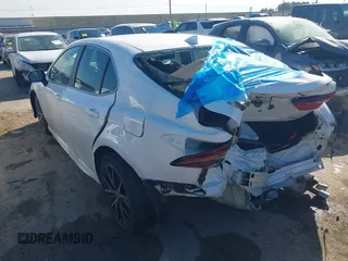 2023 Toyota Camry SE z VIN 4T1G11AK6PU770039, wystawiony jako IAAI lot #41375553 z przebiegiem 46 352 mil mil oraz . Historia ofert i sprzedaży dostępna na DreamBid. Obrazek 3.